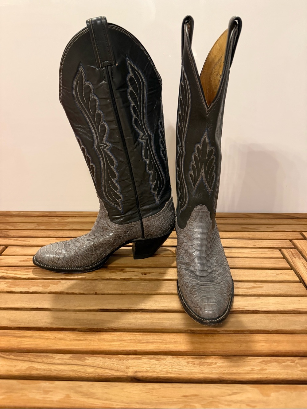 Tony Lama Women’s Exotic Leather Embroidered Vintage Western Boots